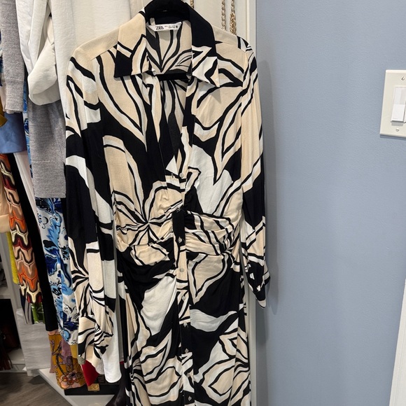 Zara Black and Cream Floral Button-Front Maxi Dress - Picture 7 of 11